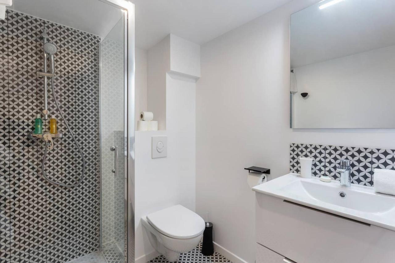Chic Saint-Germain-Des-Pres Studio For 4 - Prime Location باريس المظهر الخارجي الصورة